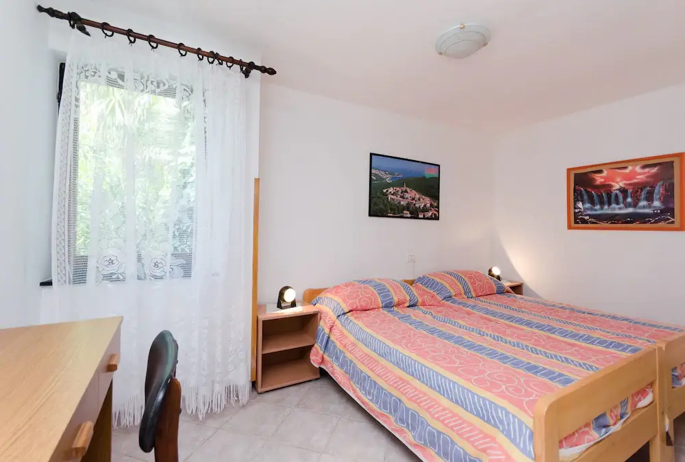 Apartments Mandica