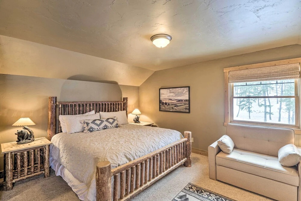 Beautiful Eureka Cabin Rental on Golf Resort