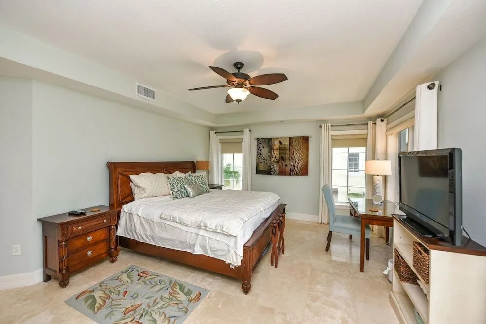 An Upscale Villa in the heart of Siesta Key on Beach Road