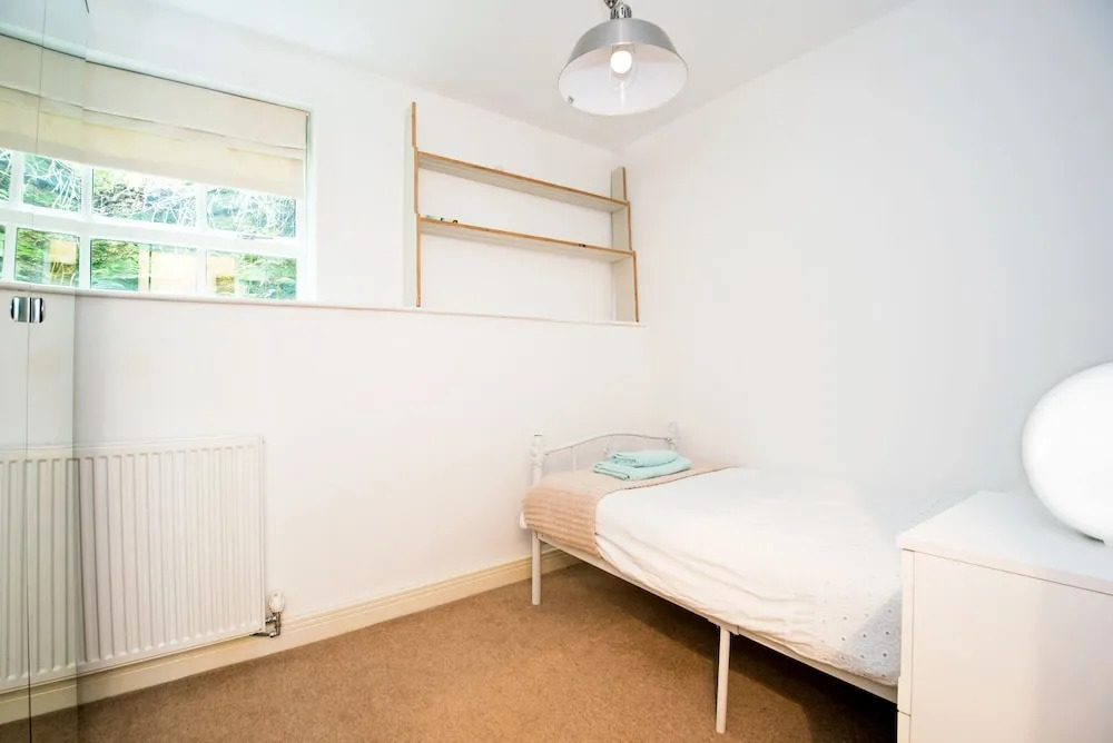 Apartment 2 The Grove