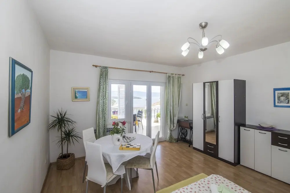 Apartments Jakov