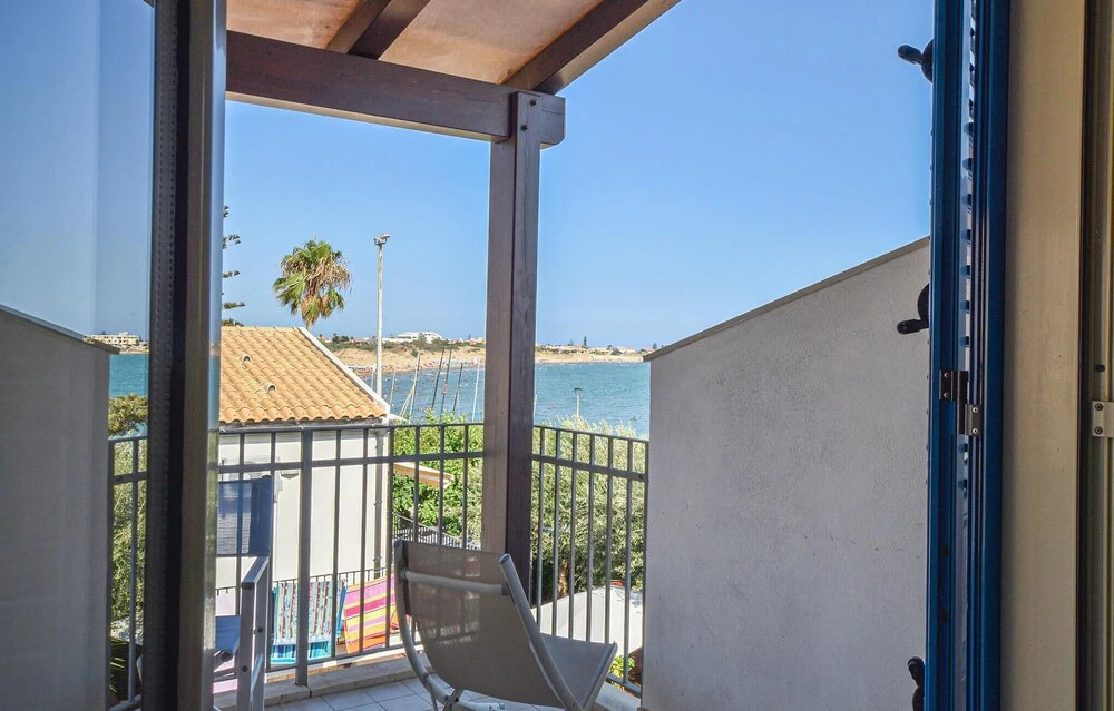 Amazing Home in Marina di Modica With Wifi and 2 Bedrooms