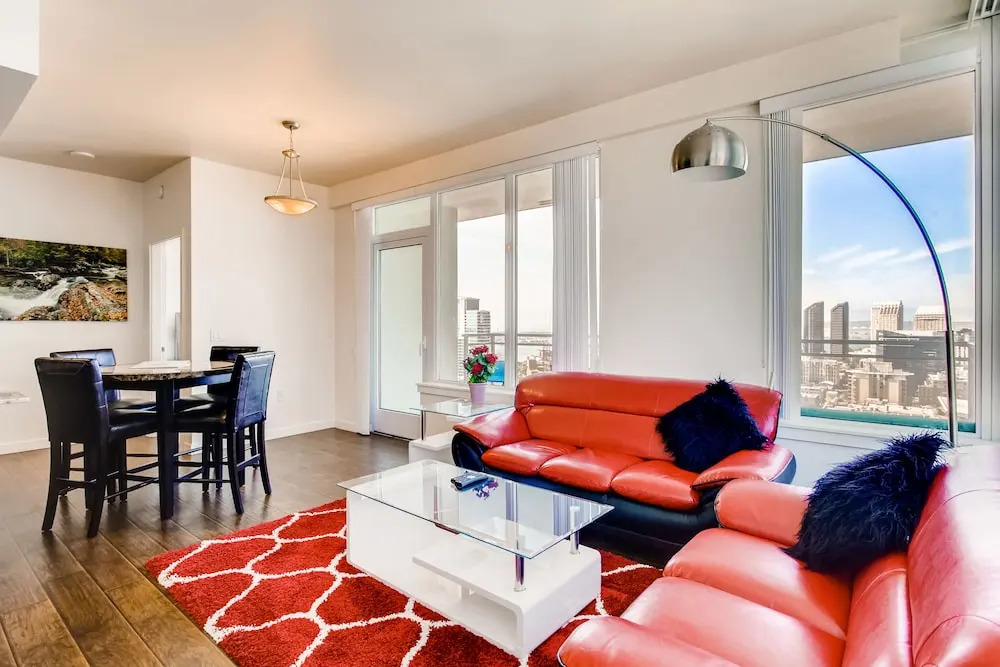 Gorgeous 2 BR Luxury Unit Amazing View