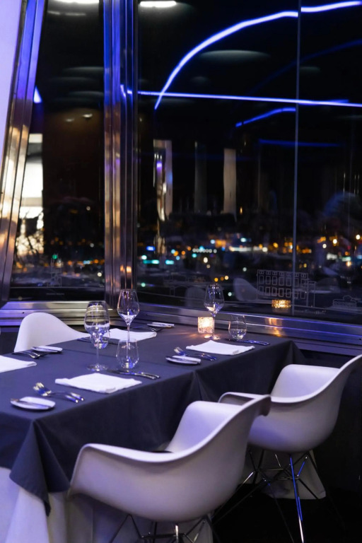 Sky Suite Hotel