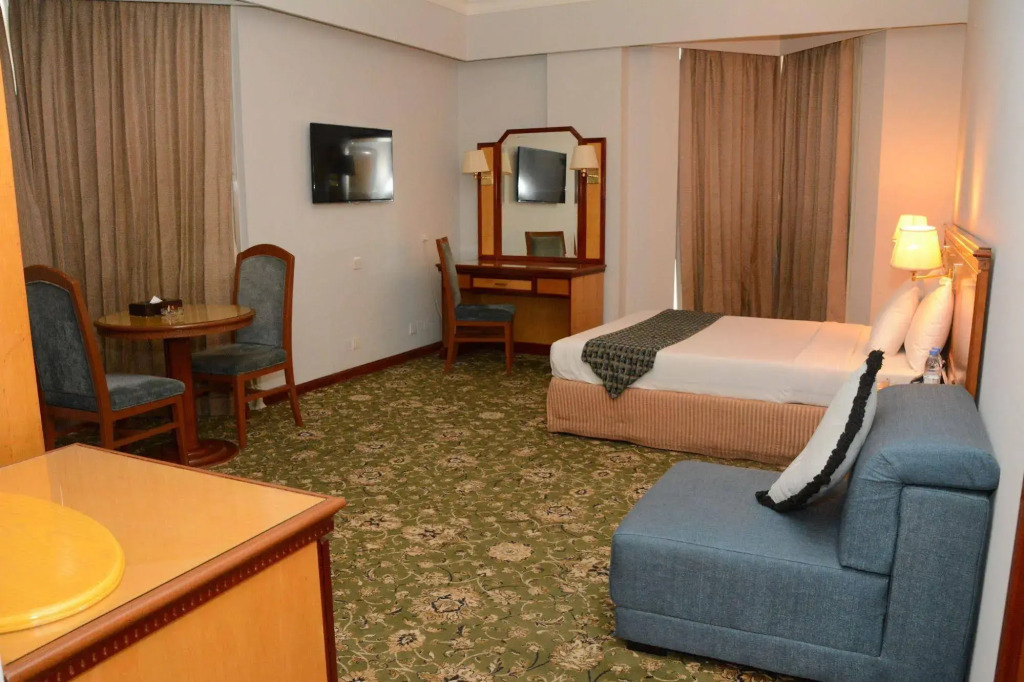 Phoenicia Hotel-Hoora