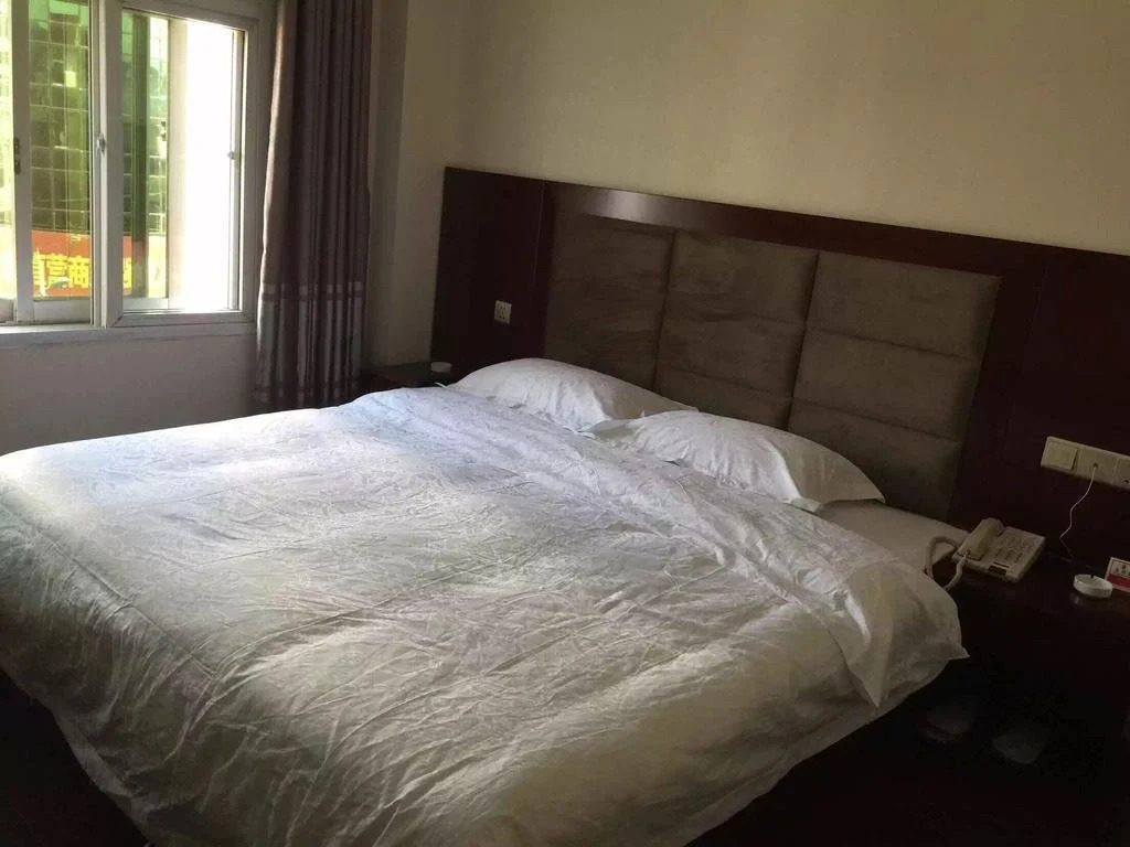 Huoshan Century Inn