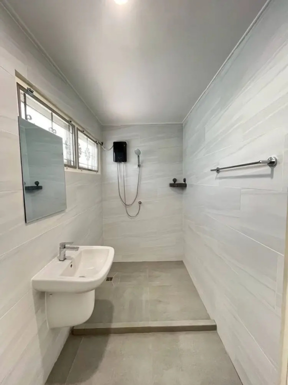 5 Beds 452sqm With Private Garden Pet-friendly Cctv Quiet and Homey