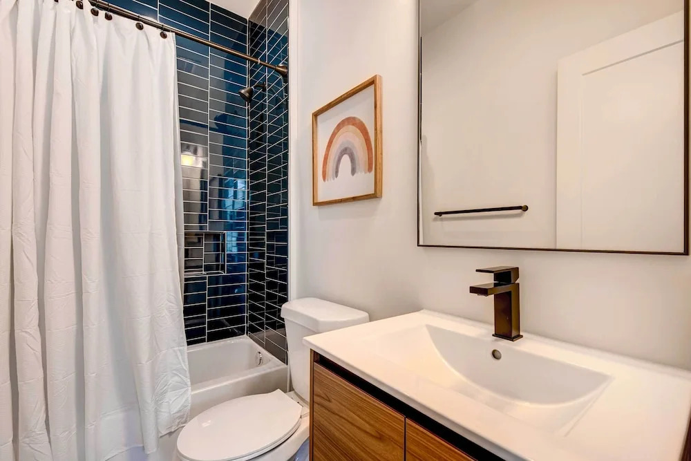 Modern ATL Getaway u003c 3 Mi to Mercedes-Benz Stadium