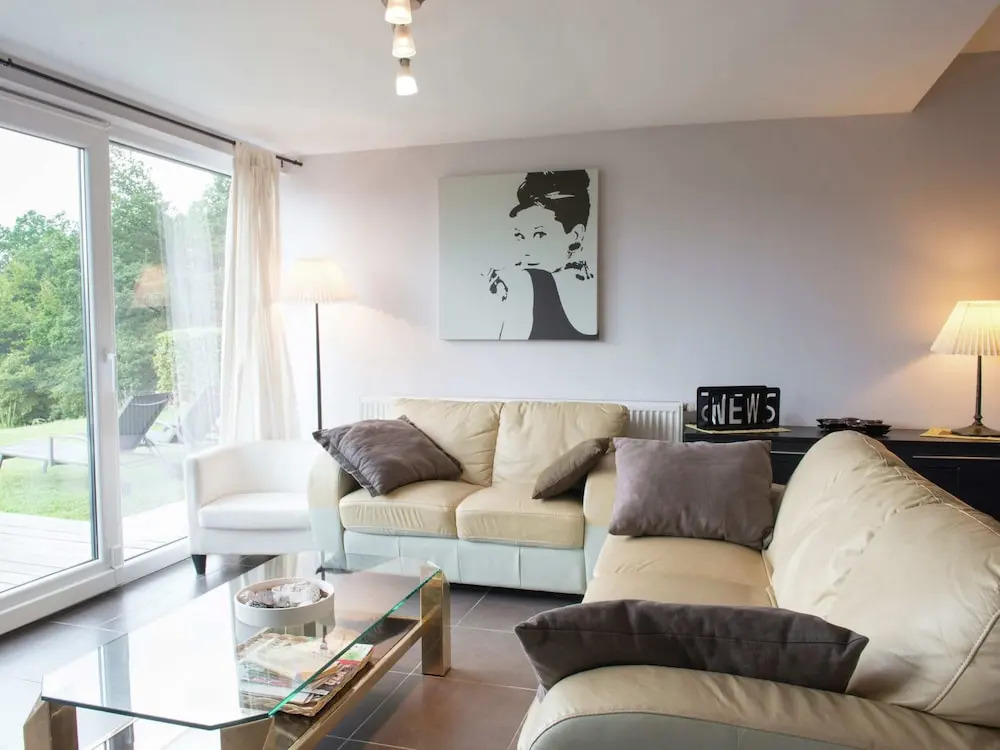 Luxury Villa in Stavelot with Hot Tub