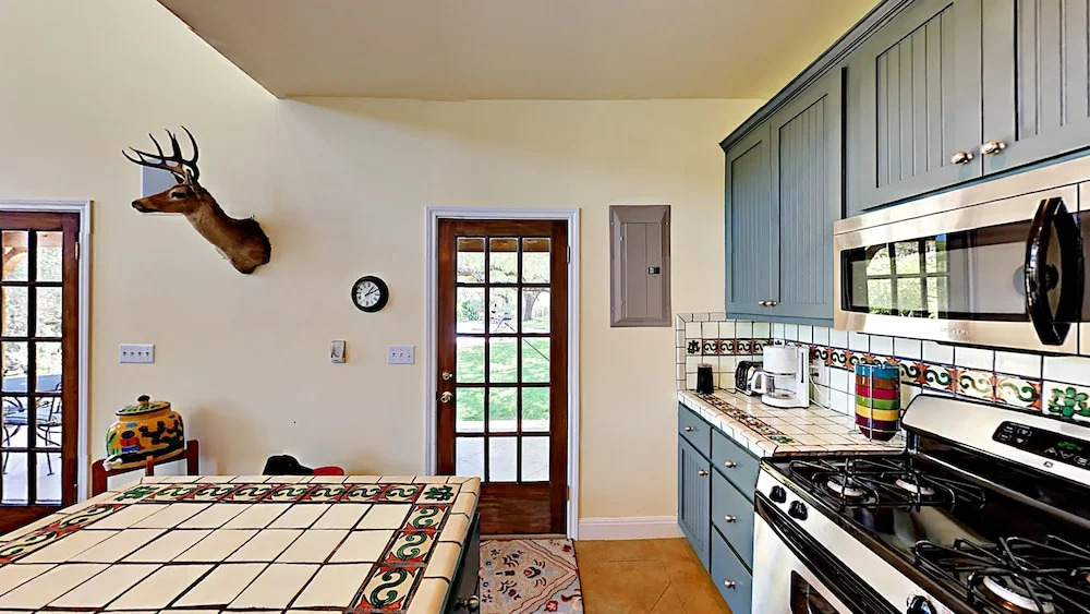 Open-Concept Cabin - 1 Br cabin by RedAwning