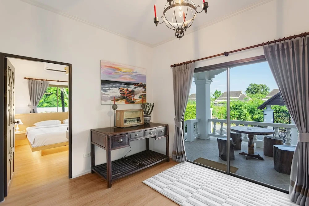 Happy Family Villa2 Phuket Private Pool Villa 5 Bedrooms with Large Kitchen and Garden