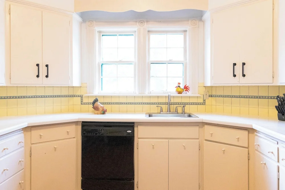Charming Home: 3 Blocks to Winona State University