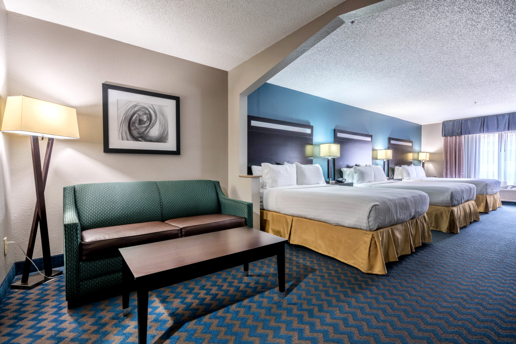 Holiday Inn Express & Suites Roanoke Rapids by IHG