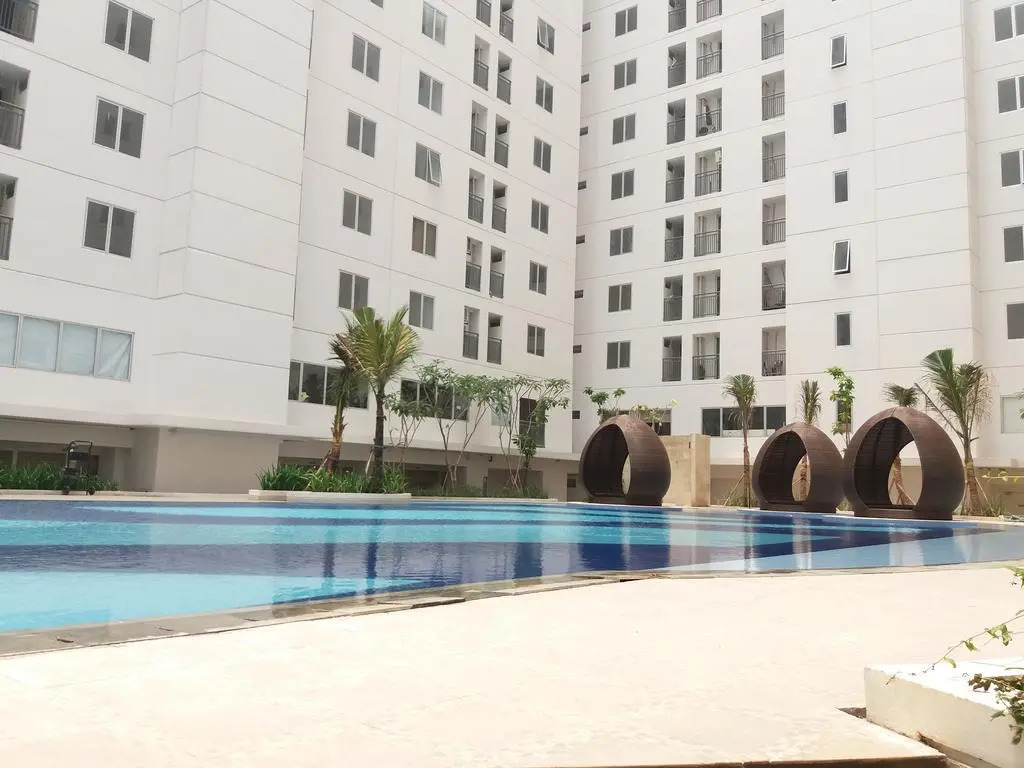 Roomku at Bassura City Apartment