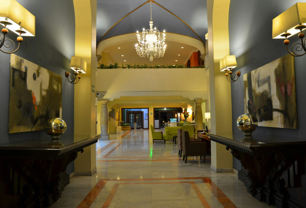 Holiday Inn Guadalajara Expo Plaza del Sol by IHG