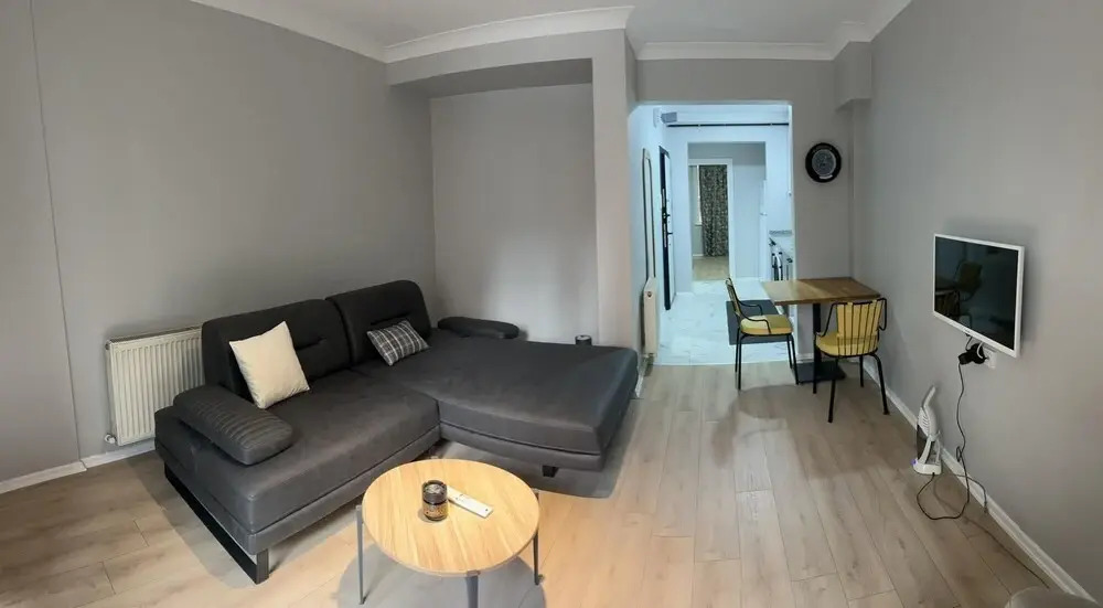 Lovely Apartment With Balcony in Esenler