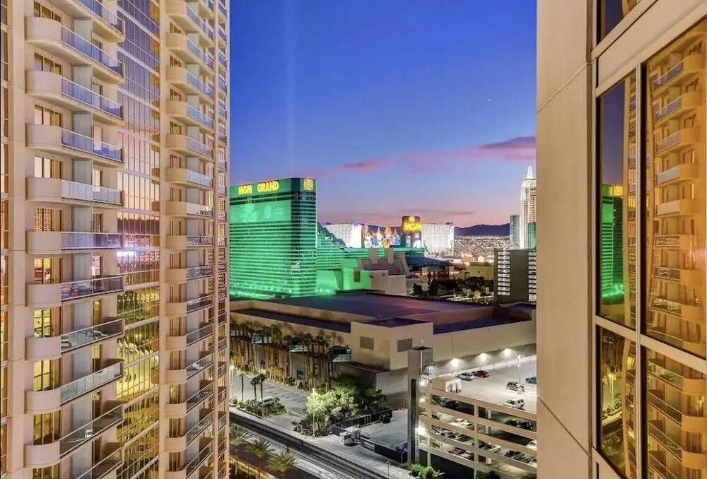 LUXE 702 MGM Signature 1 BR 2 BTH SUITE