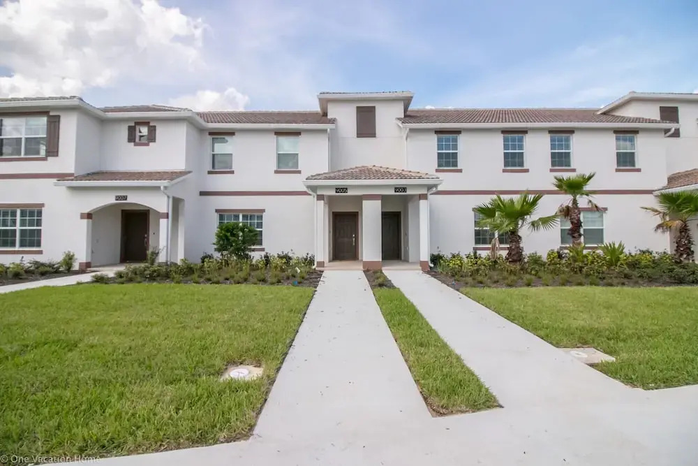 9005 SD - Gorgeous 4BR Townhome - Private Pool