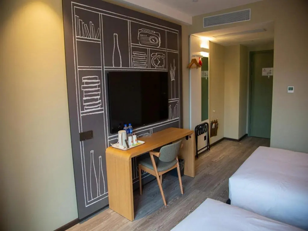 Huayi Collection Hotel (Harbin West Railway Station Hasi Wanda Branch)
