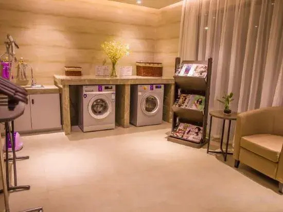Homeinn Plus Hotel (Qingdao Licang Jiushui East Road Wanda Plaza)