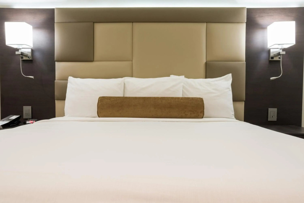 Hotel Xilo Glendale