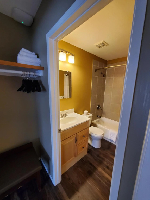 Alpine Inn & Suites