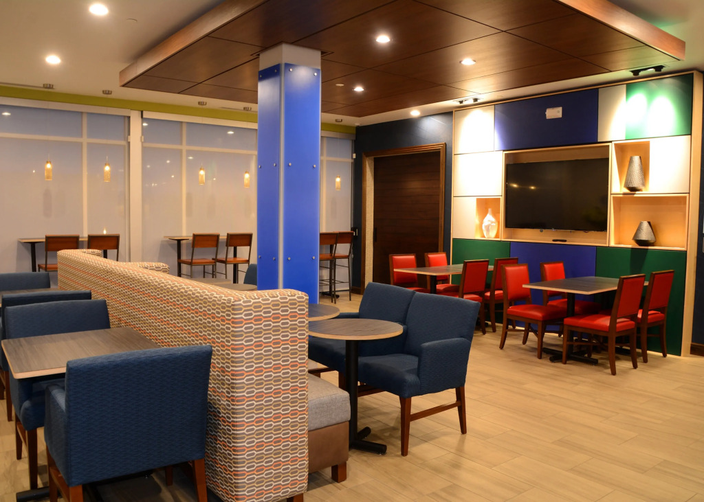 Holiday Inn Express & Suites - Pittsburgh - Monroeville by IHG