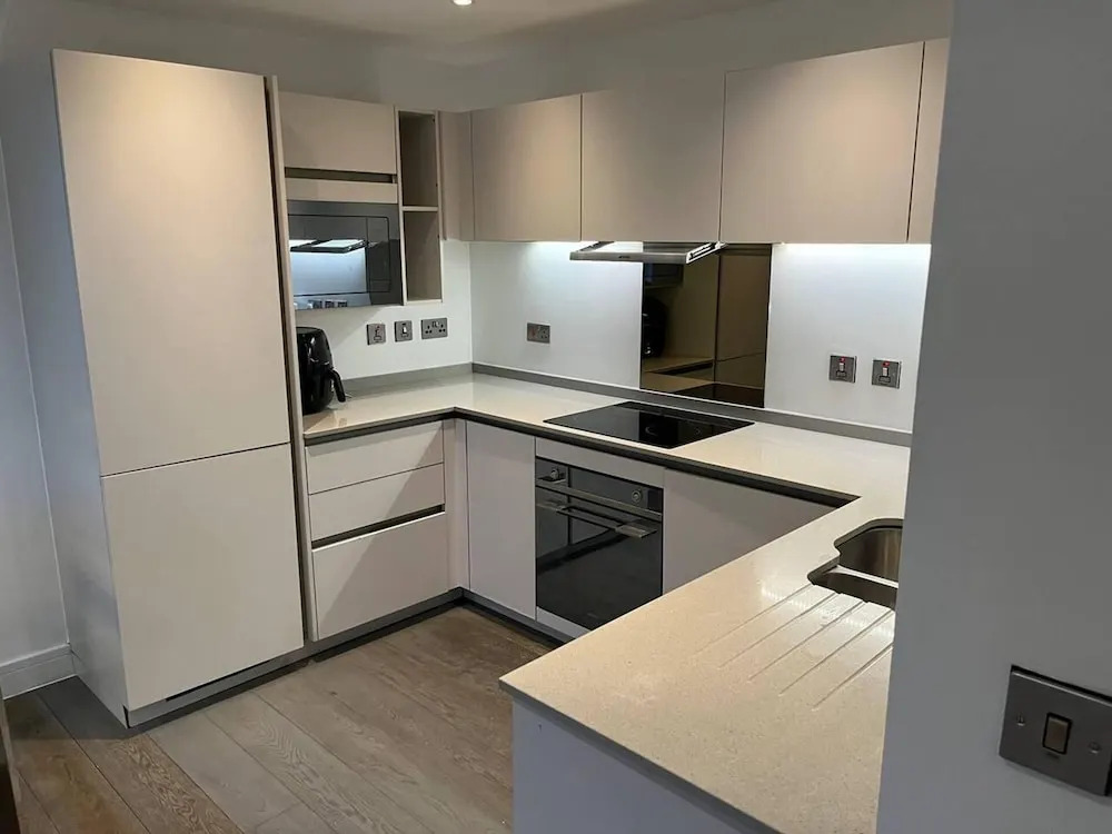 Luxury 2 Bed 2 Bath Apartment Central Location