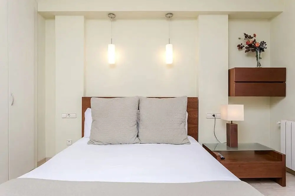 Elegant 3 Bed With Views of Sagrada Familia