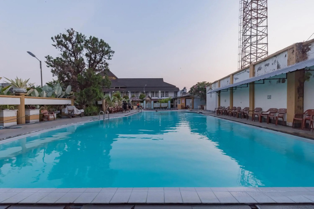 Crown Hotel Tasikmalaya