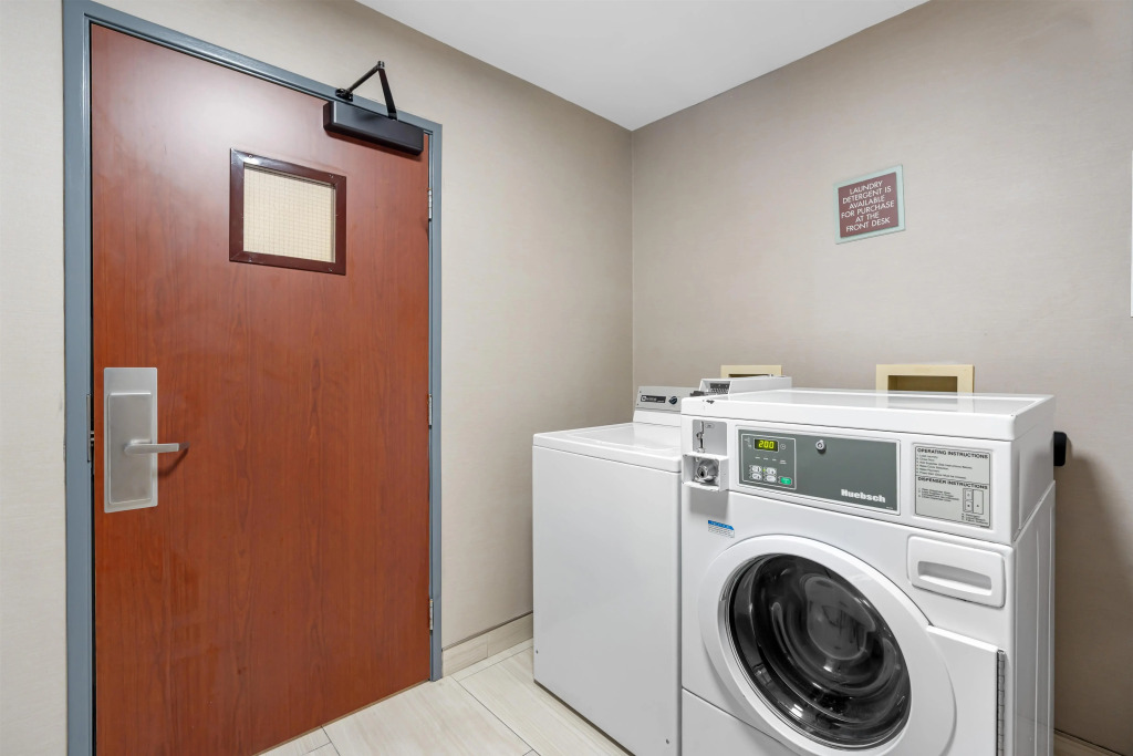 Best Western Plus Fresno Airport Hotel