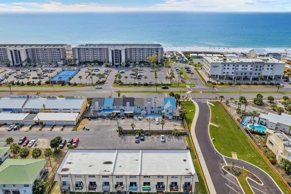 Chic Fort Walton Condo ~ 2 Blocks to Beach!
