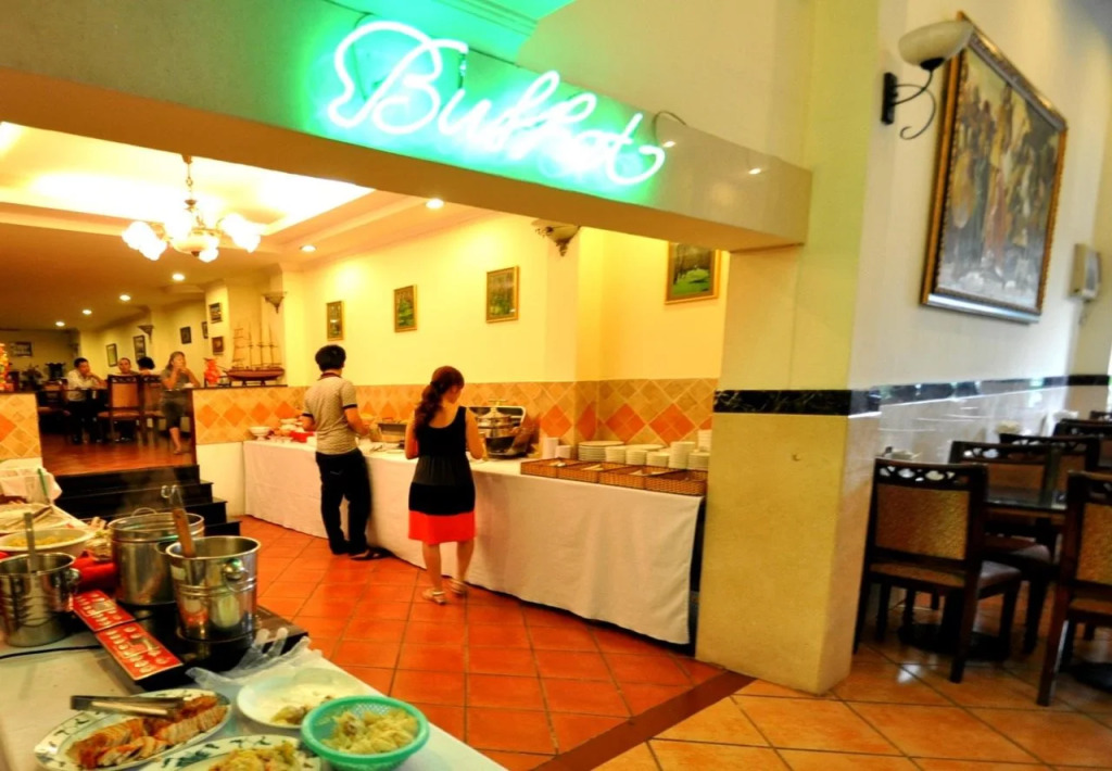 Sunflower Hotel District 10