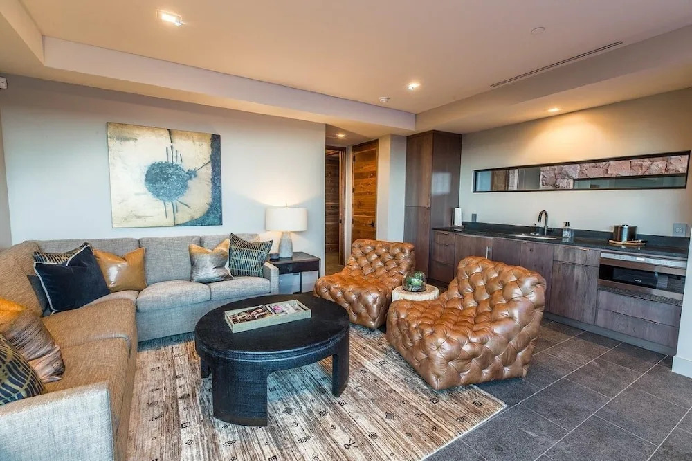 Secluded Padre Canyon Luxury 5 Bedroom Home