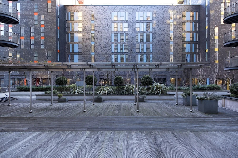 Peaceful & Modern 2BR Flat with Water Views
