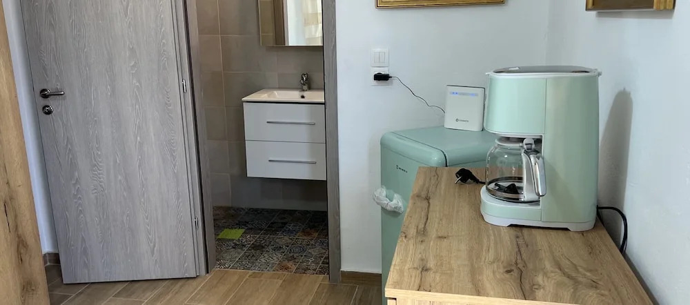 Eco Studio Flat Kalyvia Thorikou, Greece