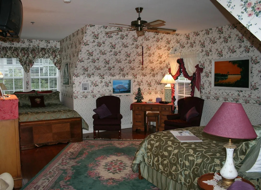 Heron Cay Lakeview Bed & Breakfast