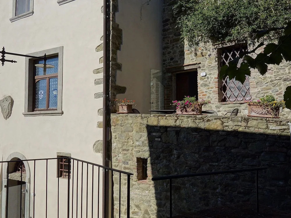 Antico Borgo Montefienali