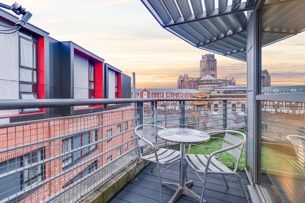 Entire Penthouse, Free Parking, Centre City View, 2 Bed 2 Bath
