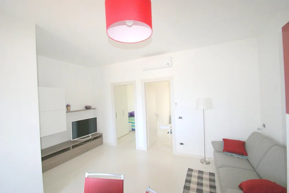 Apartment In Residence With Pool