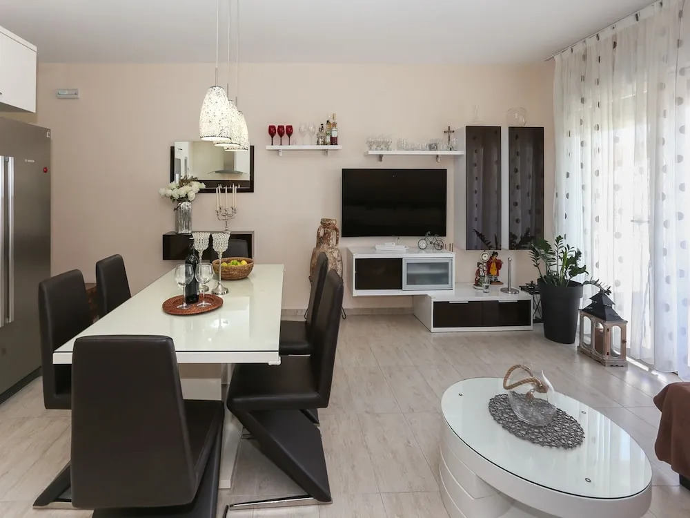 Spacious Villa With 6 Fully Equipped Apartments, Private Heatable Swimming Pool