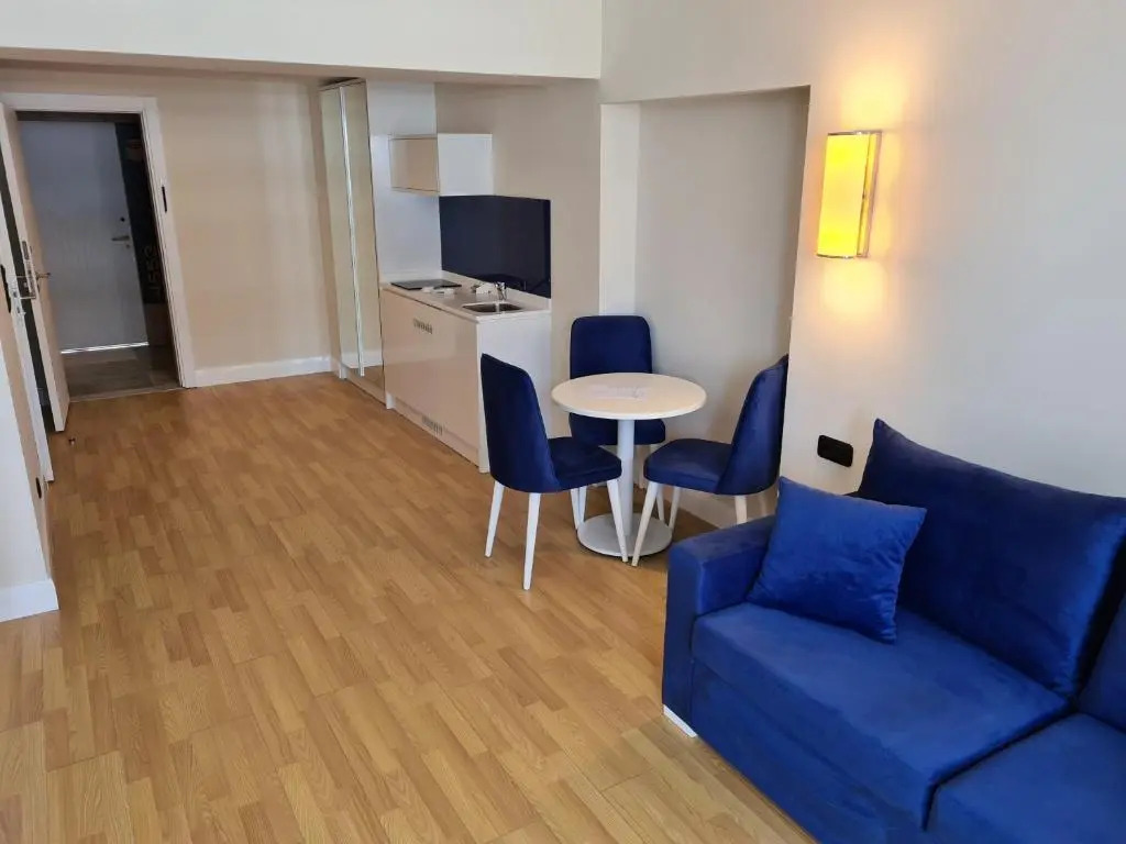 45th floor LUX 2 room apartment Orbi City