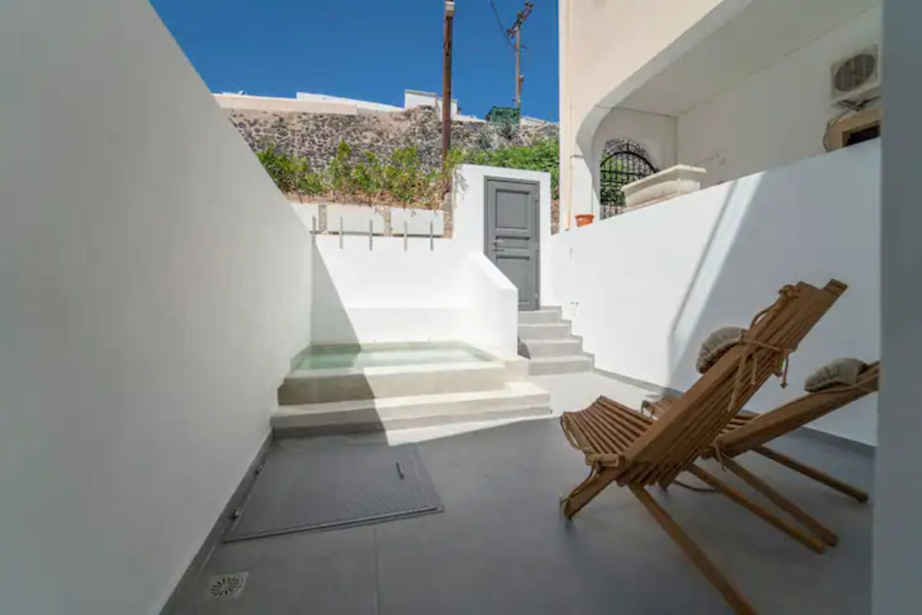 Nostos Apartments
