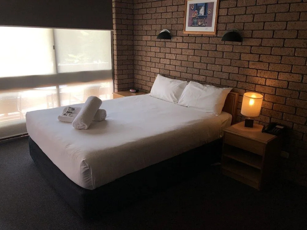 Cessnock Vintage motor inn