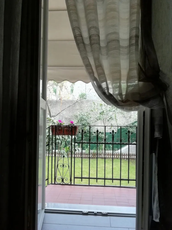 Roel Garden View