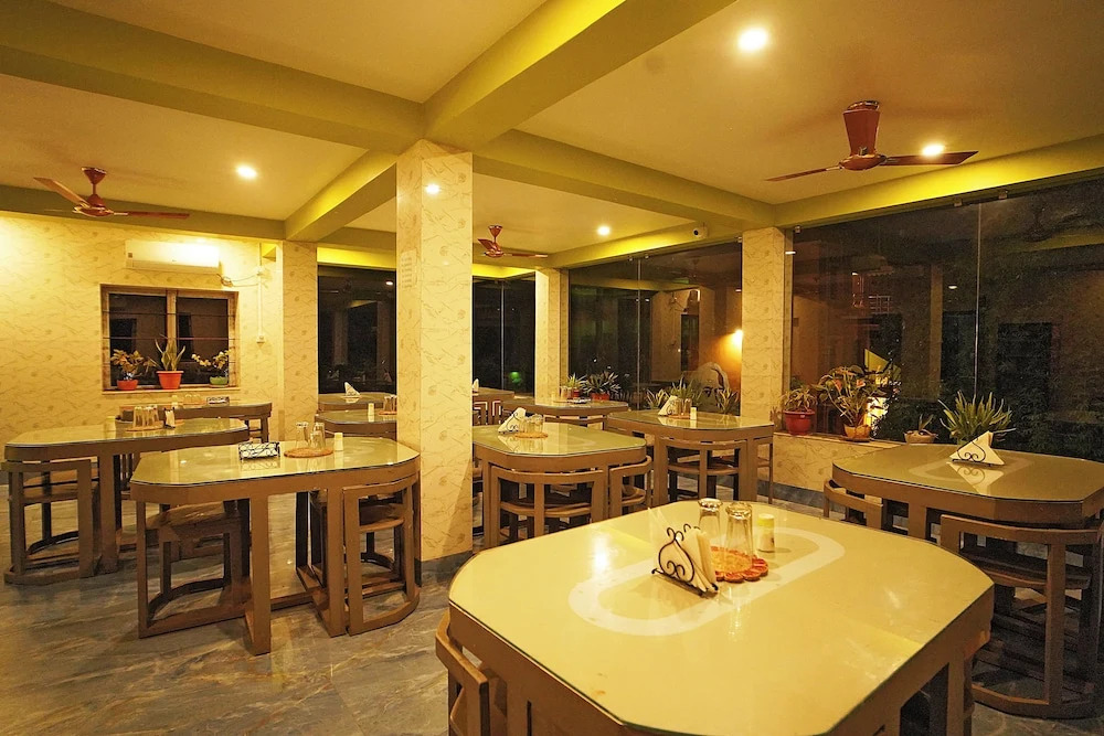 Resort Neel Nirjan !! Best Family Couple friendly family Resort