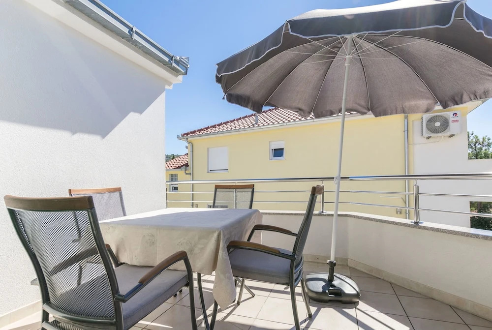 Apartment Mladen