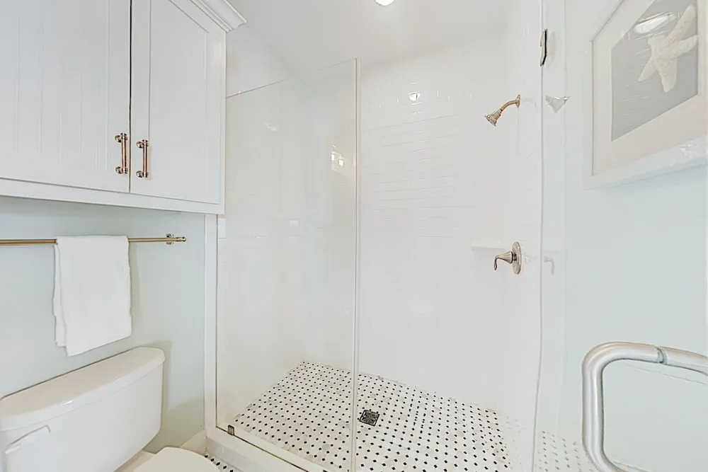 New Listing! The Water House: New Near Beach 3 Bedroom Home