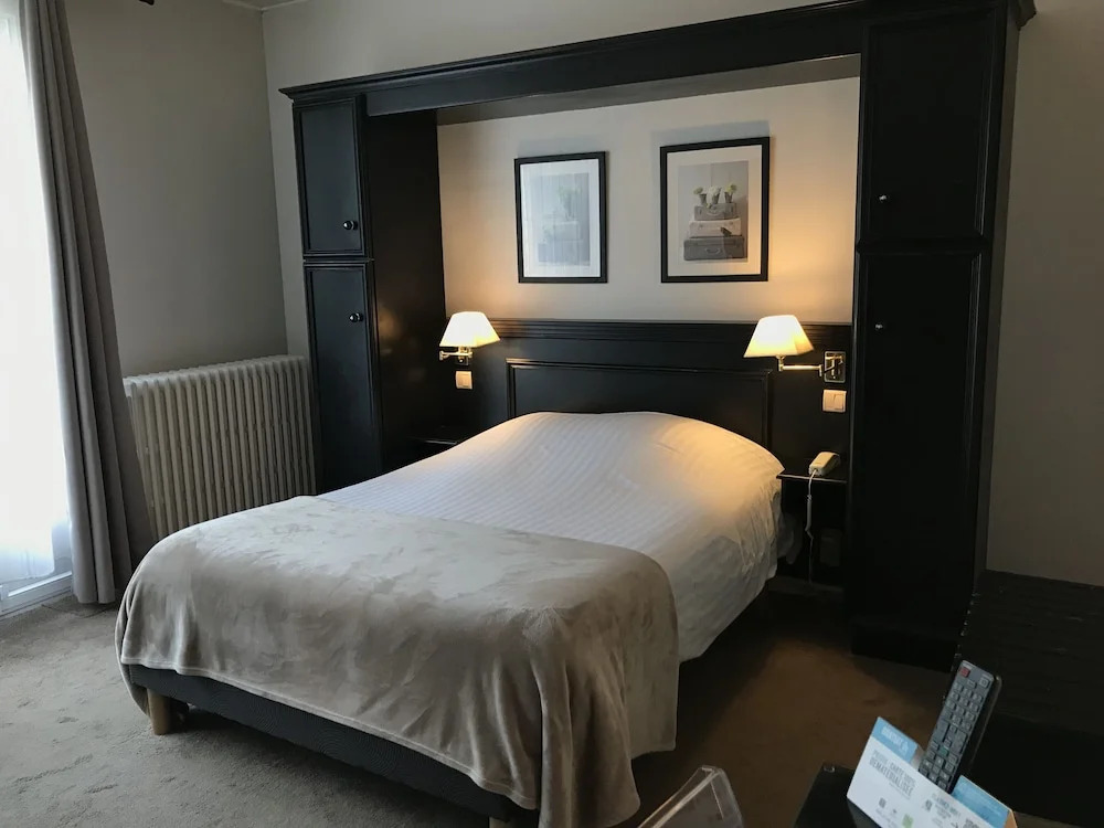 Logis Hôtel Les Airelles Neufchâtel En Bray