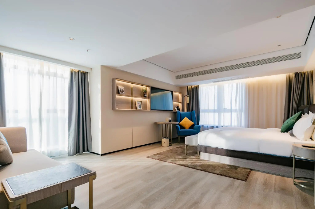 Echarm Plus Hotel (Xi'an Shirong International Bachenmen Subway Station)
